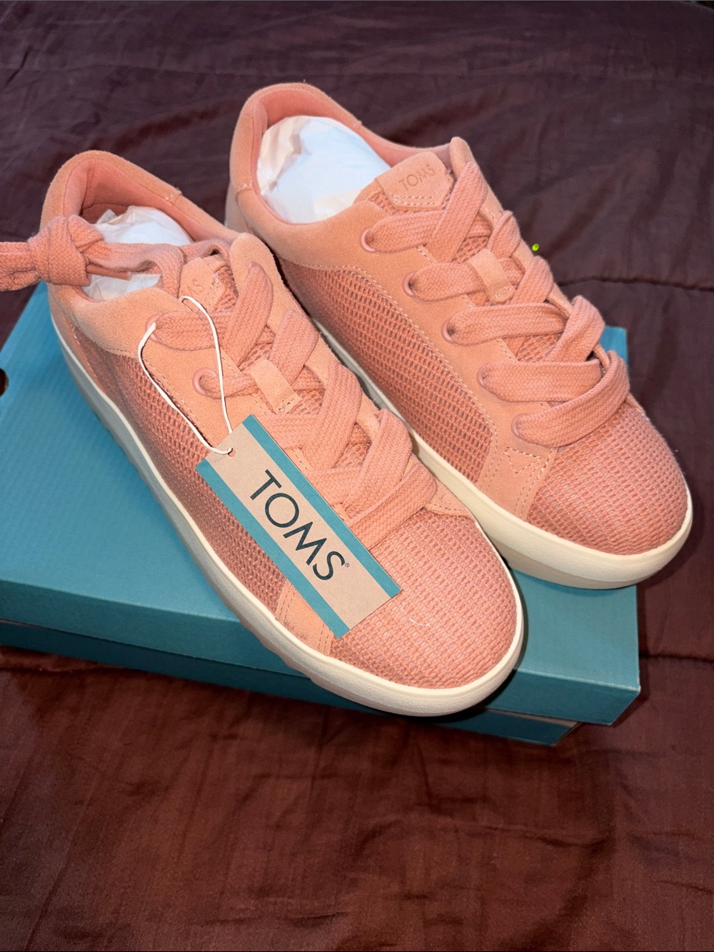 Women’s Canvas Sneaker by TOMS Brand.  NWT!